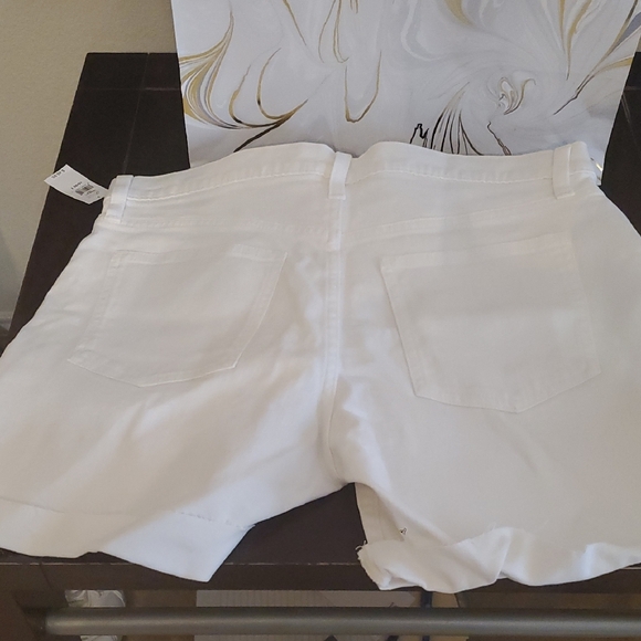 GAP White Jean Shorts for Women - Picture 6 of 6